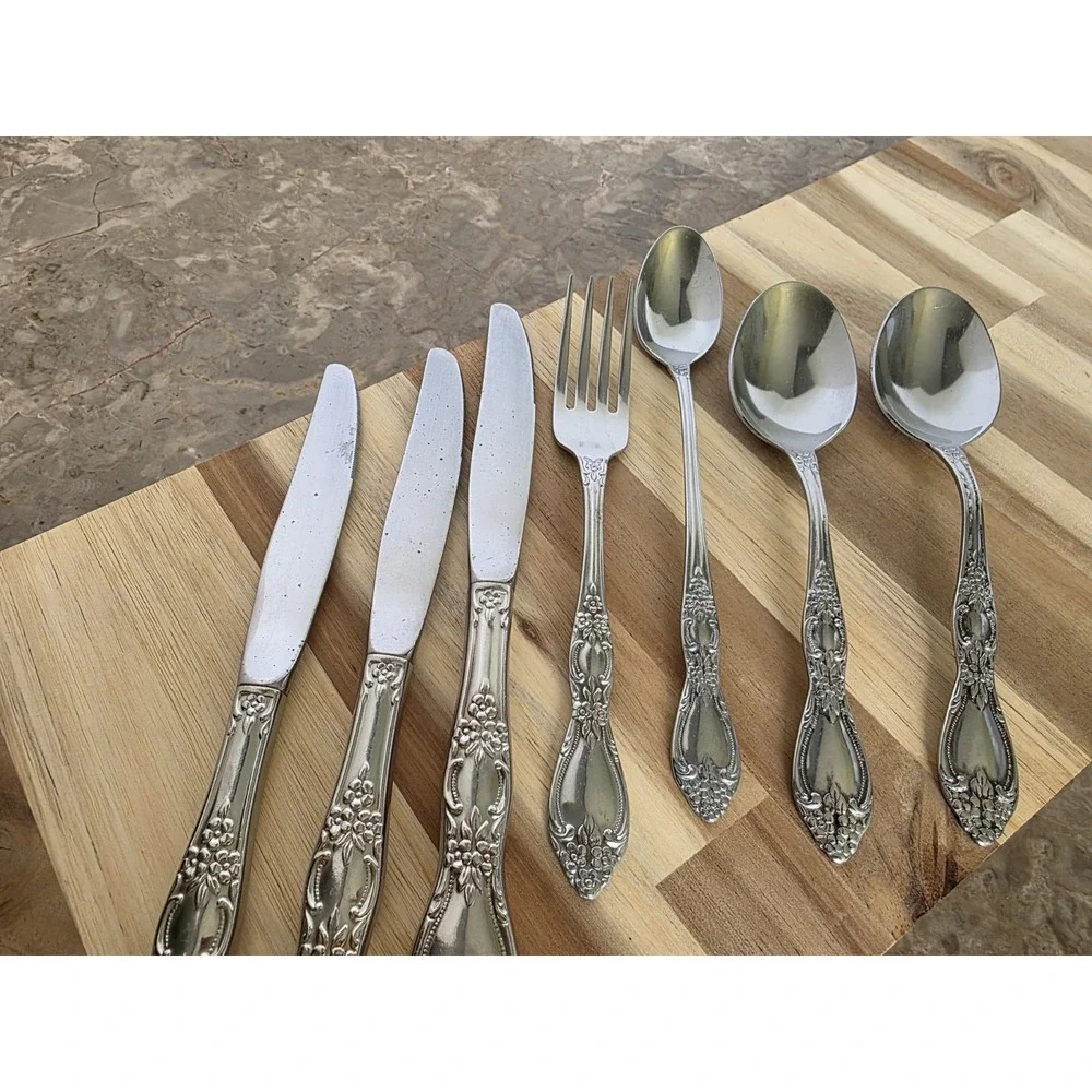 Vintage Oneida Assorted Lot  1977 Huntington‎ Wm A Rogers Deluxe Stainless